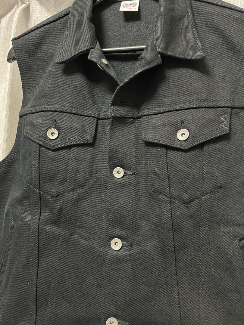 【美品】IRON HEART 21oz黒鎧デニム トラッカーベスト　Lサイズ