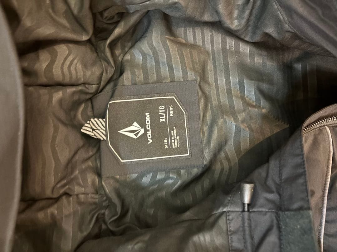 VOLCOM フード付きダウンジャケット XL