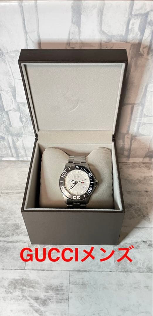 GUCCI メンズ　腕時計　モデル番号（126.2）