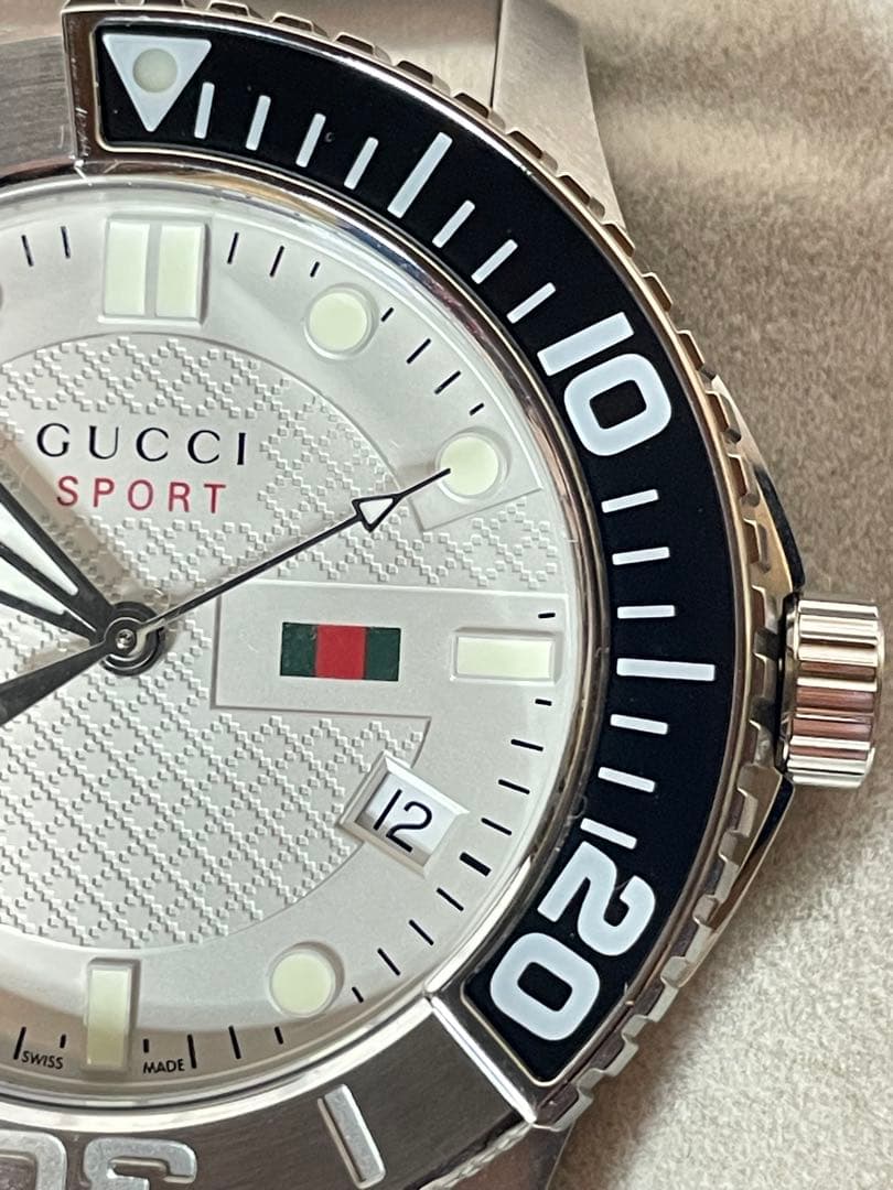 GUCCI メンズ　腕時計　モデル番号（126.2）