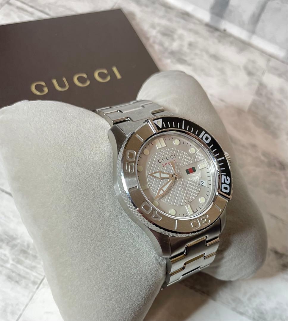 GUCCI メンズ　腕時計　モデル番号（126.2）