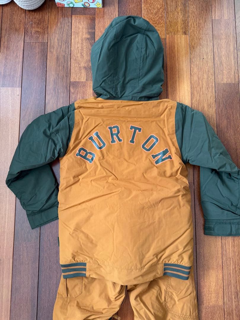 【新品】Burton 子ども用スノーボードウェア　Mサイズ