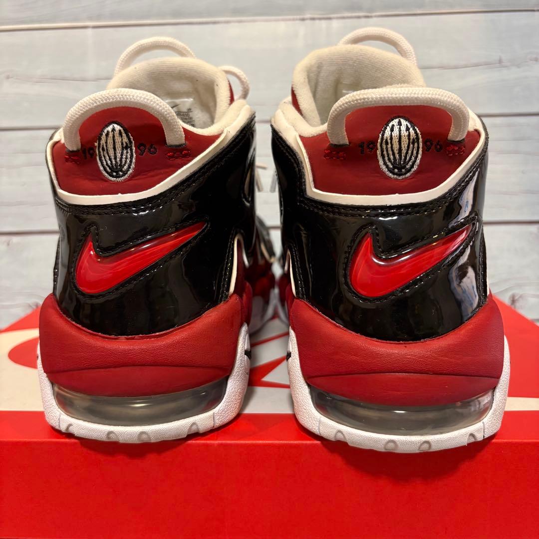 靴 Air More Uptempo Black and Varsity Red