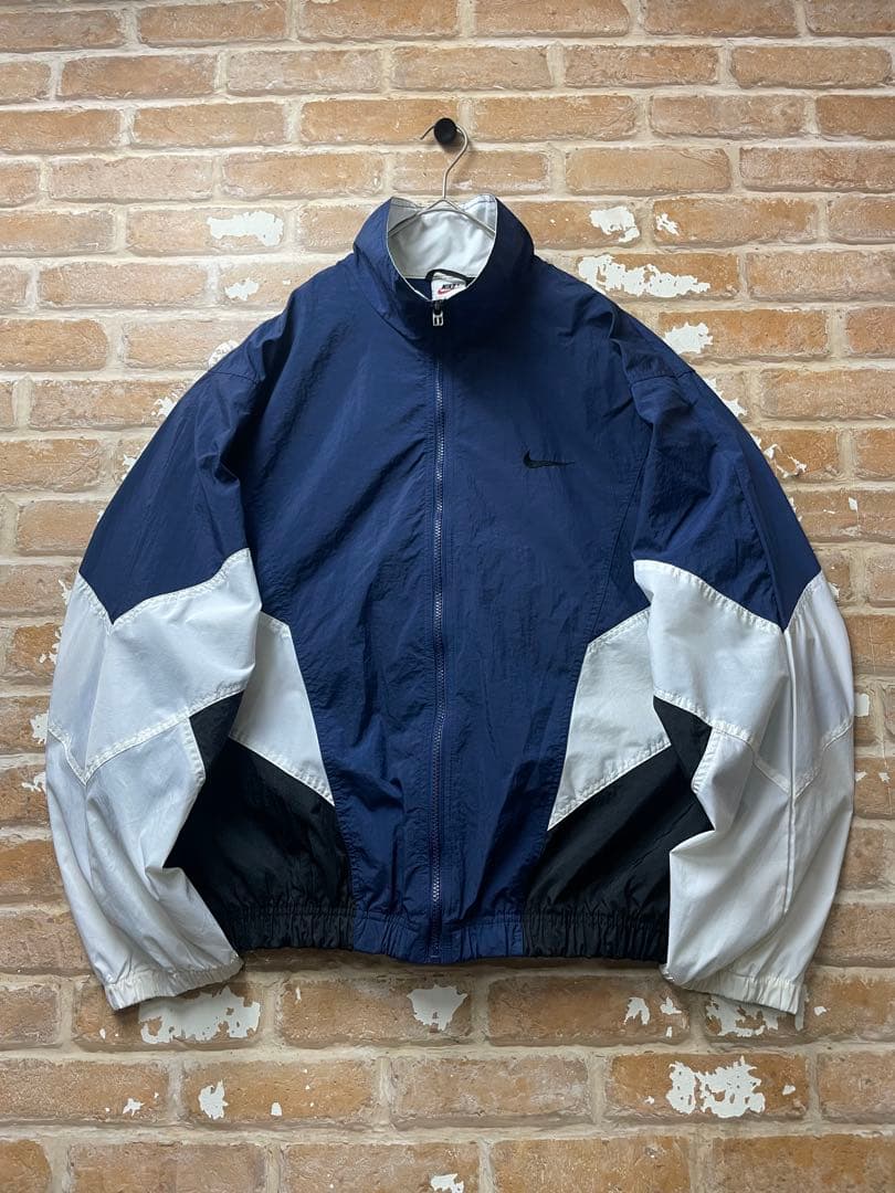 90s NIKE ナイキ　ナイロンジャケット　y2k ネイビー　刺繍　銀タグ