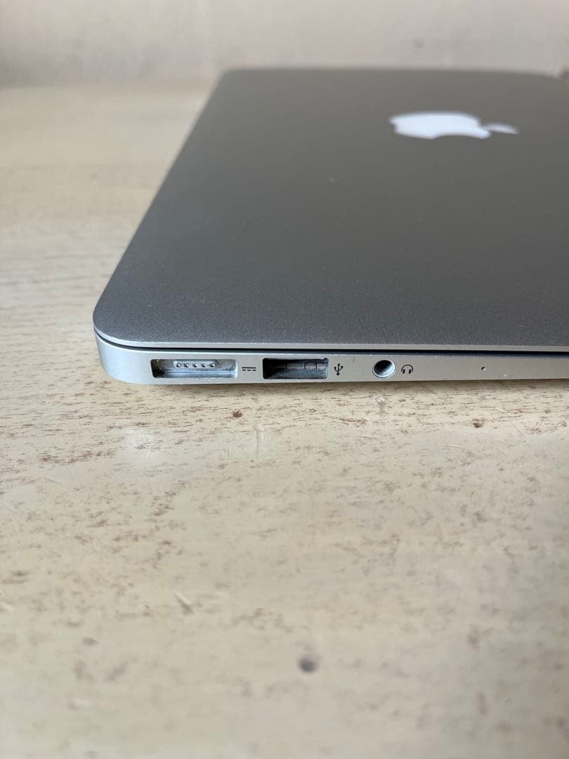 MacBook本体 Apple MacBook Air 11-inch Early 2015