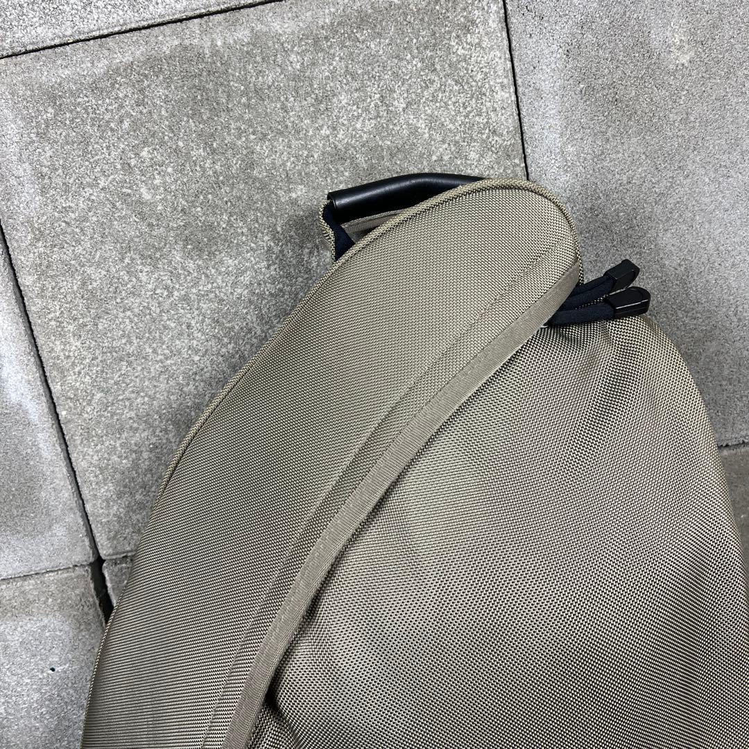 バッグ 2000s banana republic sling bag khaki