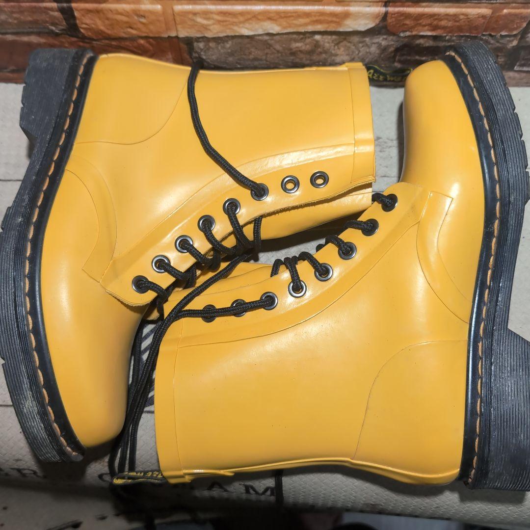 イエロー レースアップブーツ