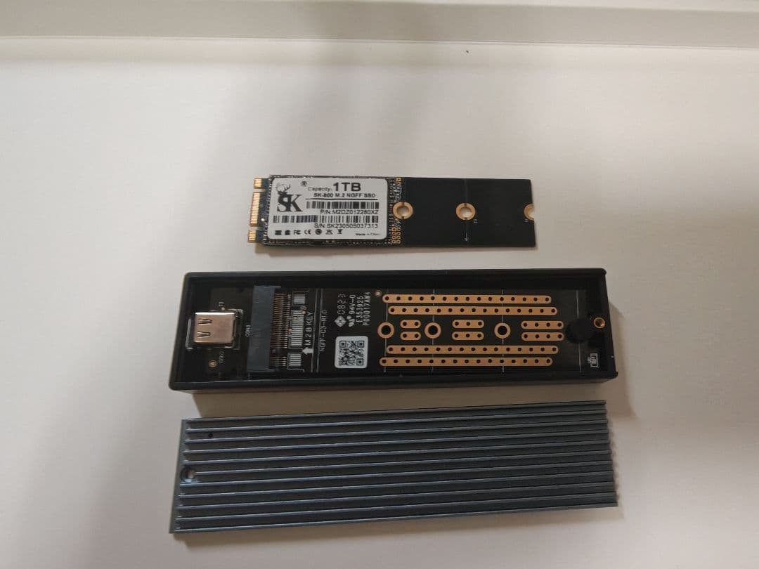 SK-800 M.2 NGFF SSD 1TB 外付けケース付き