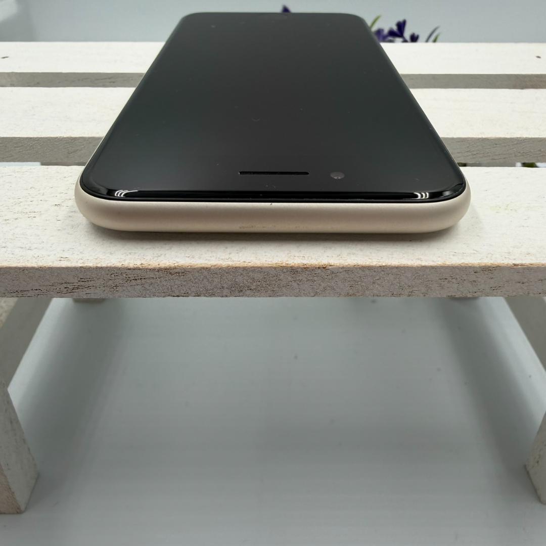 【美品】iPhone SE第3世代 64GB スターライト 358