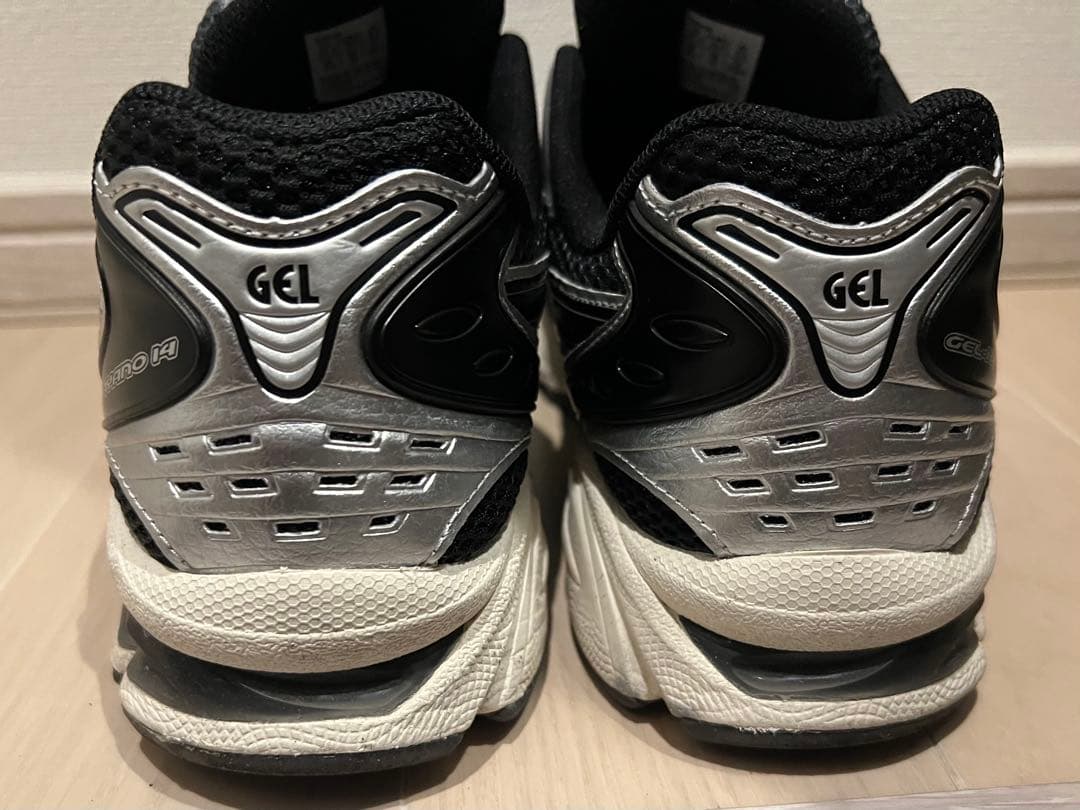 靴 ASICS GEL KAYANO 14