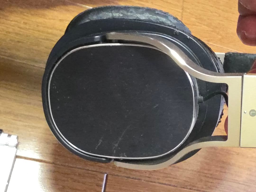 有線ヘッドホン オーバーイヤー型