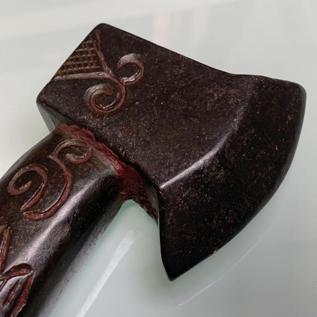 隕石 神斧のトーテム 宇宙パワー 不思議の石鉄隕石　アンティーク　彫刻縁起物