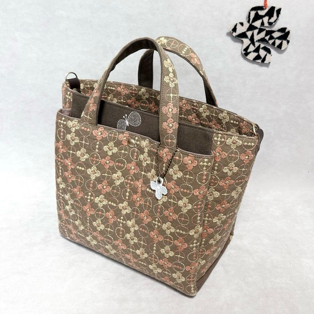 ハンドメイド　音の絵　ミナペルホネン　大きなポケットのスクエアトート⑅︎◡̈︎*