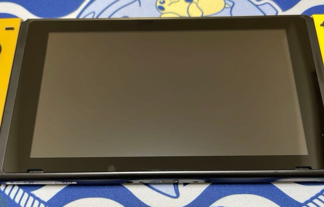 レッツゴーピカチュウ　ミュウ入りモンスターボールPlus付