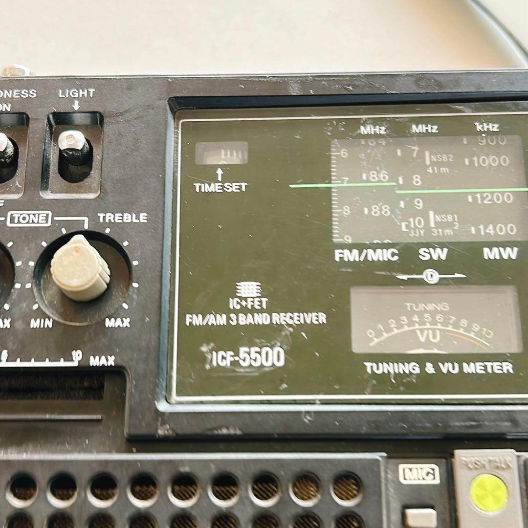 ICR-5500 ポータブルラジオチューナー電池入れて音は出ました。