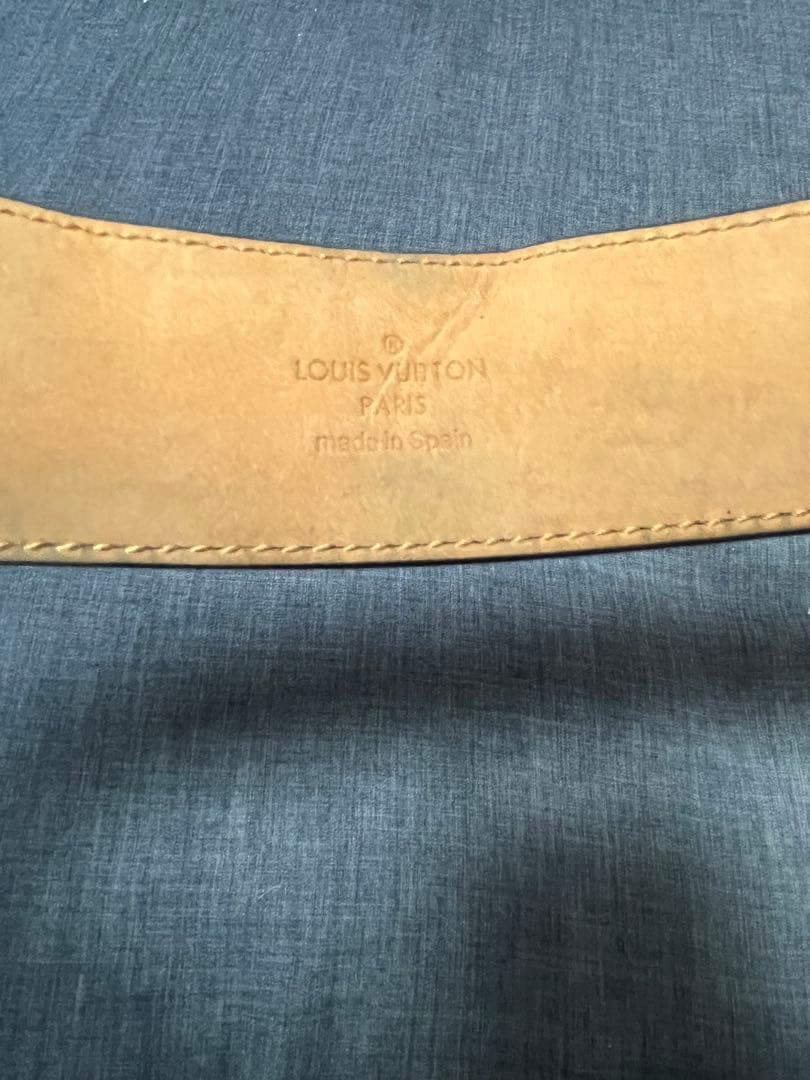 LOUIS VUITTON ブラックレザーベルト 正規品　調整可能