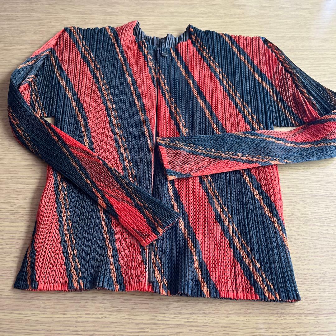 Mz　プリーツプリーズのオレンジ色とモスグリーンの上着