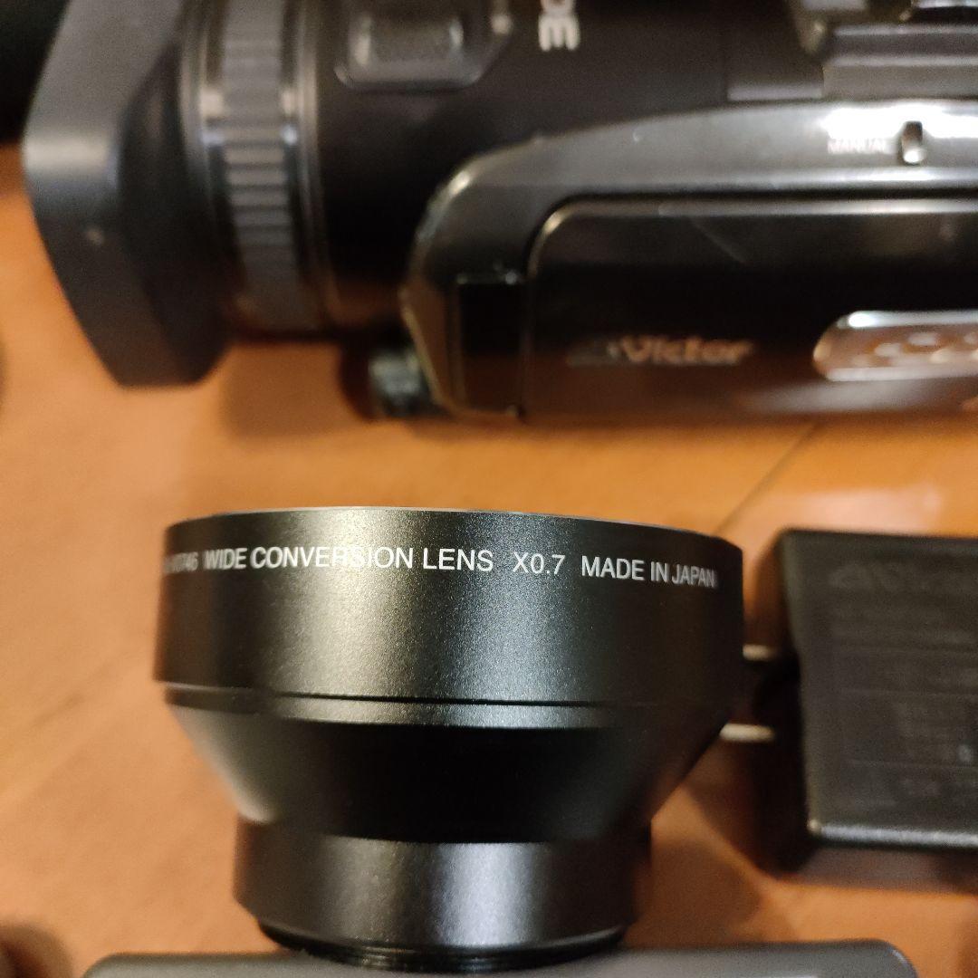 ビクター　Everio 3CCD ビデオカメラ HDD記録　GZ-HD7-B