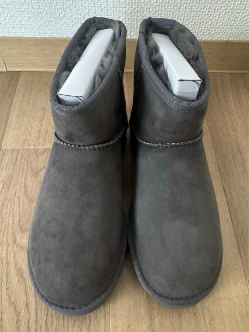 【新品未使用】UGGクラシックミニ25cmグレー