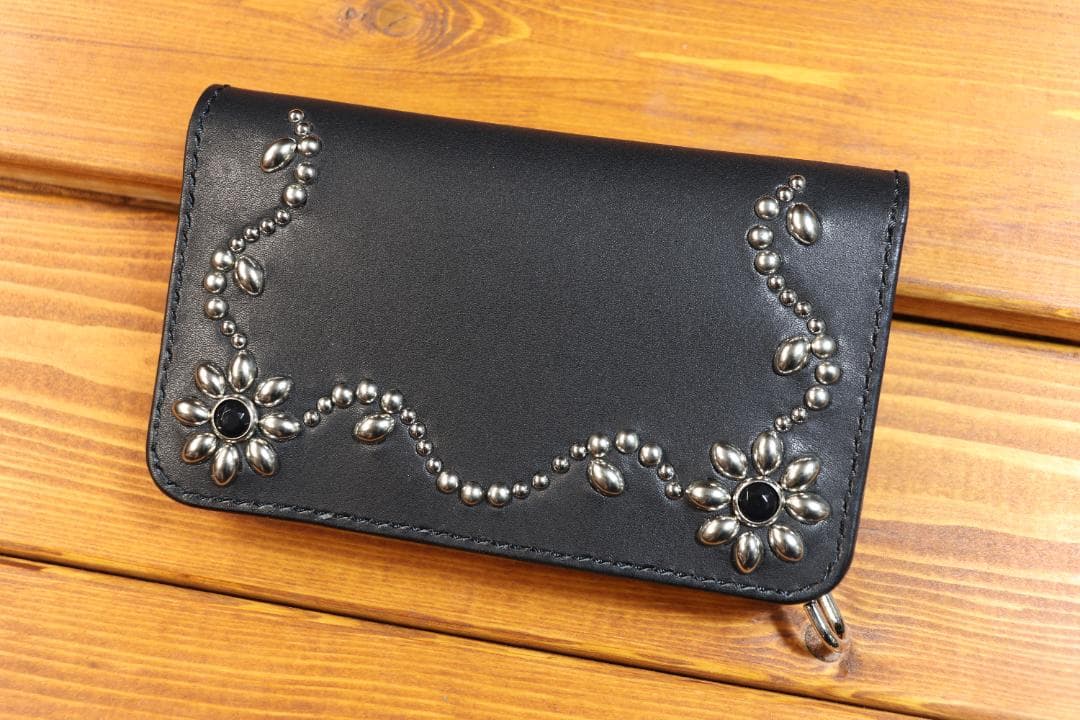 スタッズ ミドルウォレット 革色黒 糸色黒 ハトメ小判カン付き