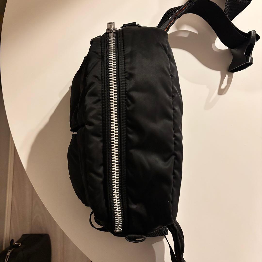 【極美品、数回使用のみ】ポーター タンカー ボディバッグ ウエストバッグ 黒