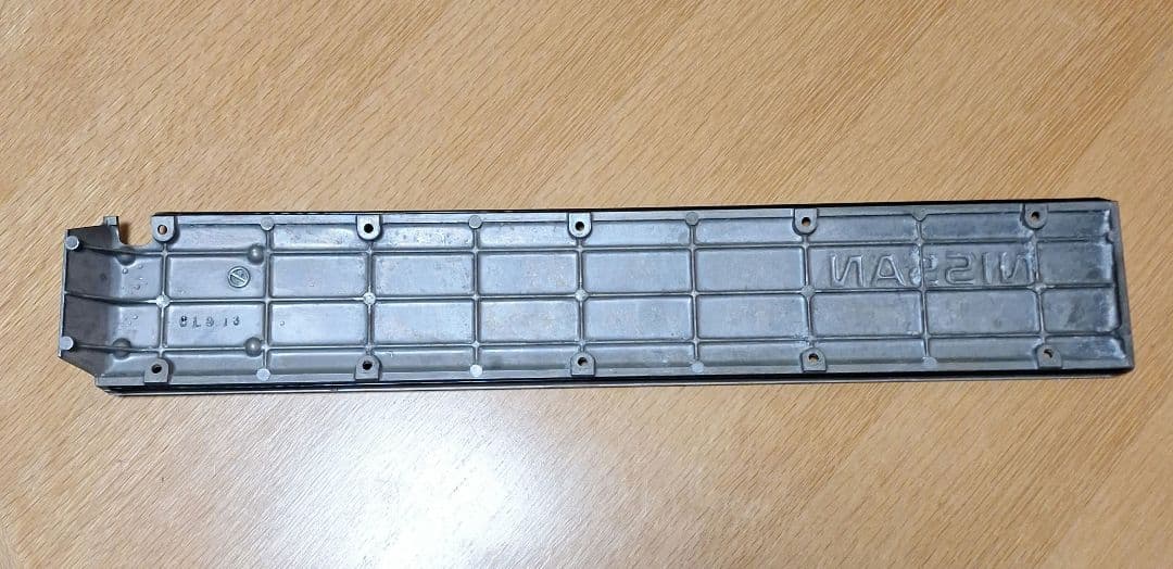 純正　NISSAN　R31 RB20 プラグカバー　ヘッドカバー　部品