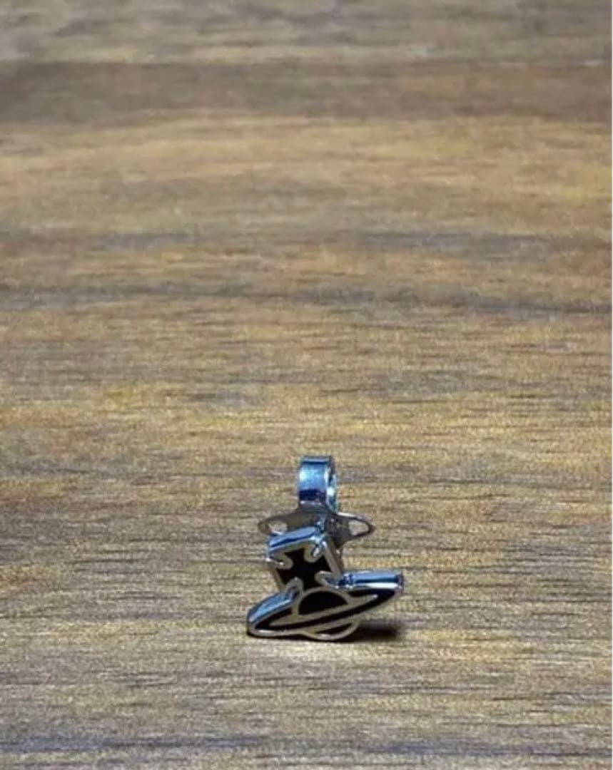 ヴィヴィアンウエストウッド ピアス ロミーナ 片耳用