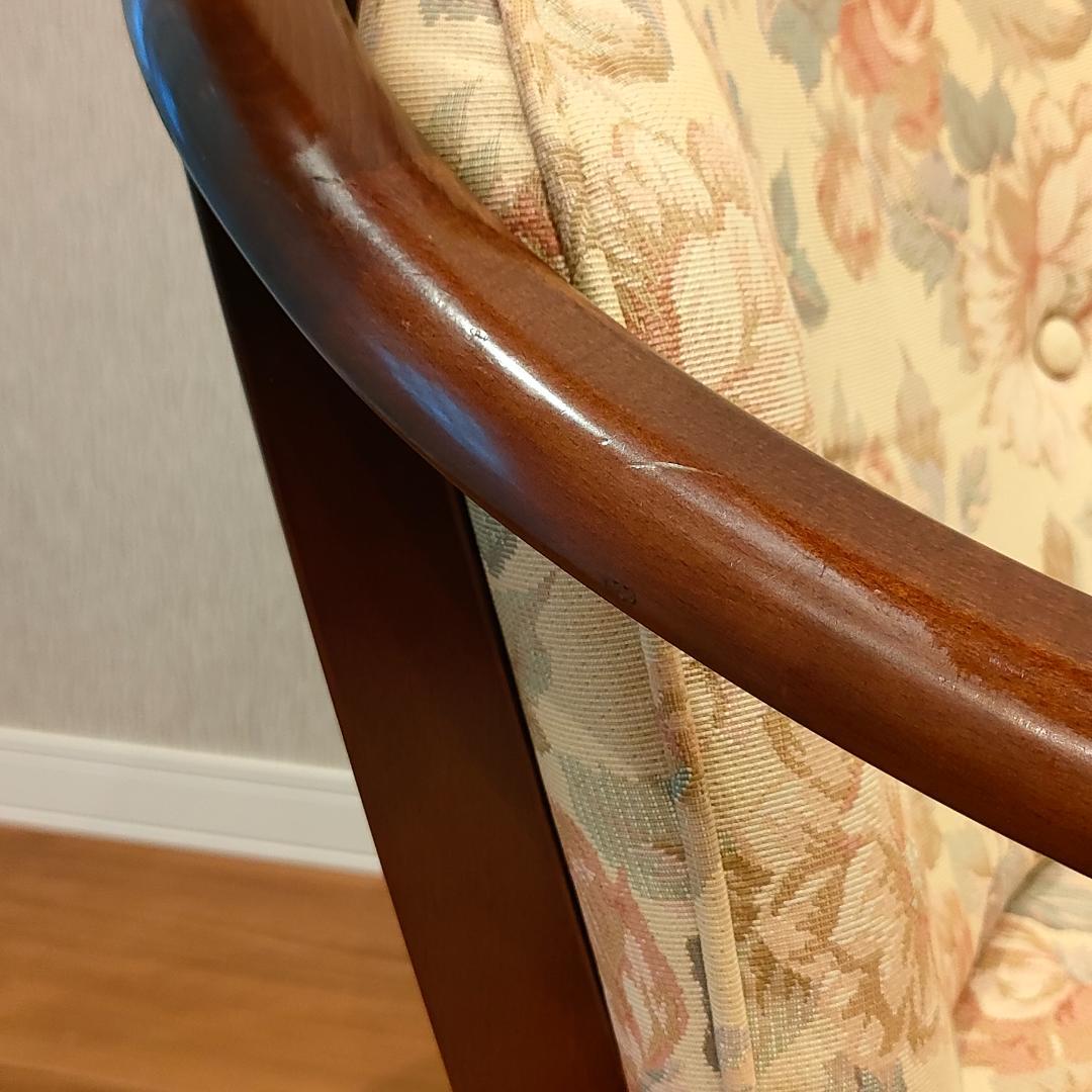 カリモク　コロニアル　アームチェア　クッション　キャスター付き①