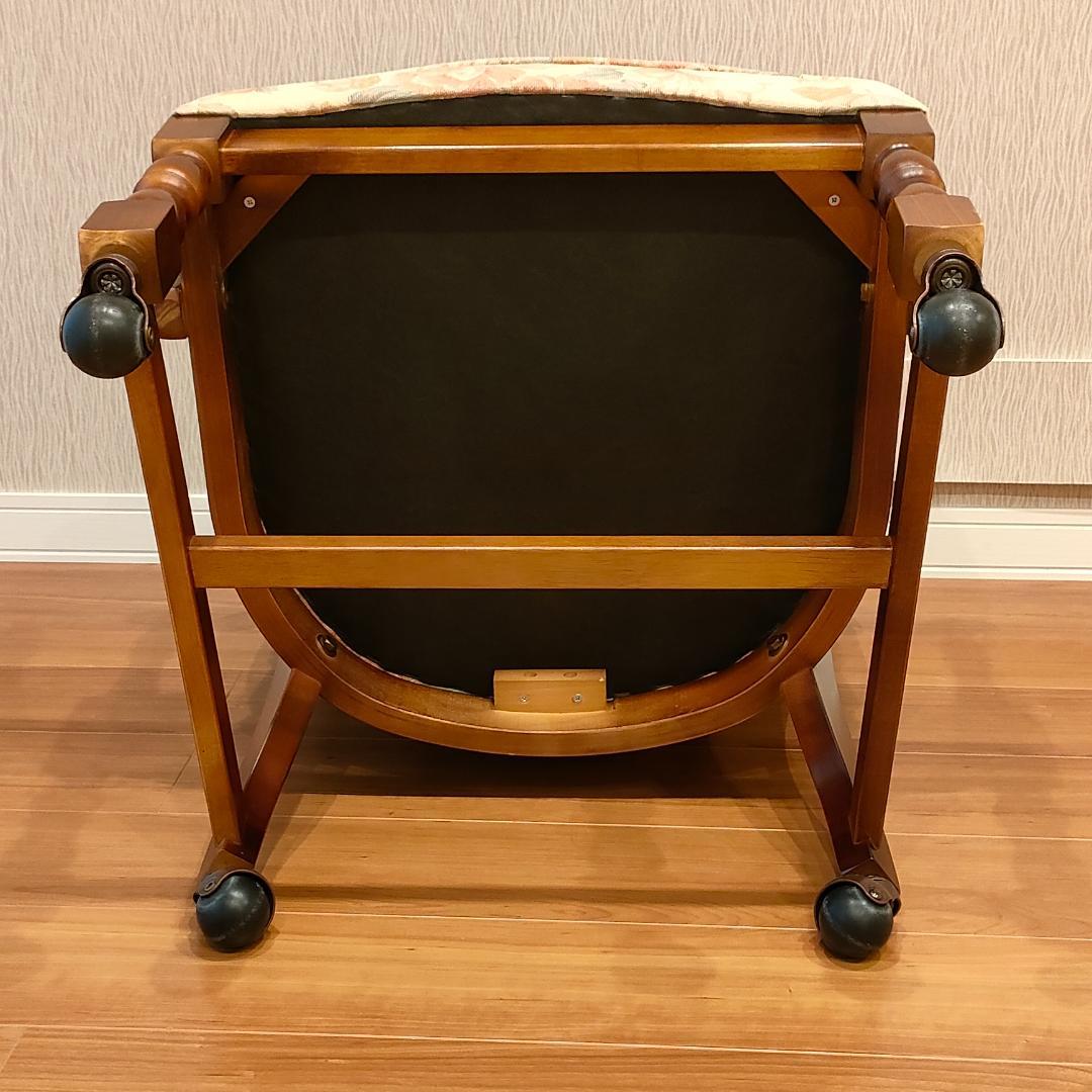 カリモク　コロニアル　アームチェア　クッション　キャスター付き①