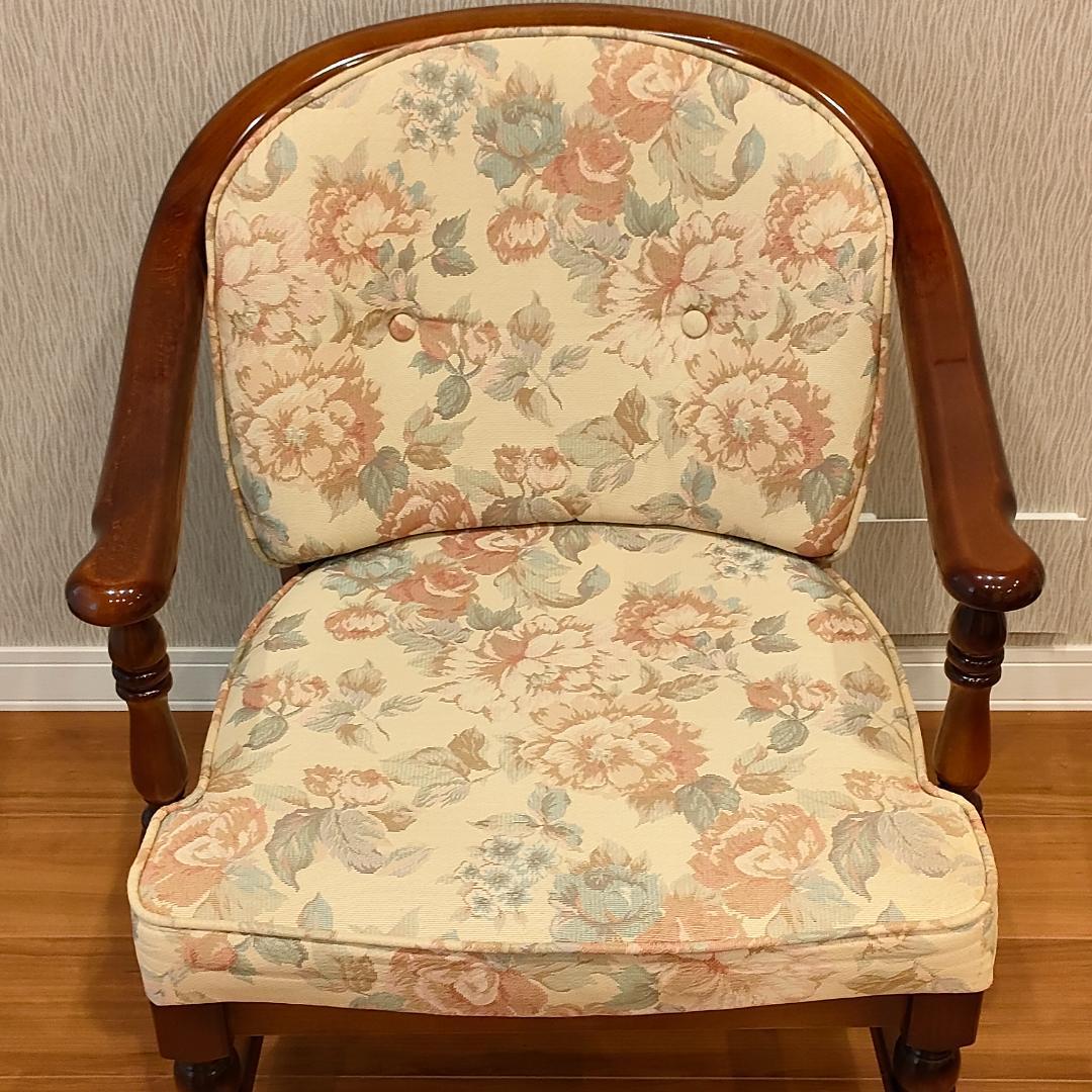 カリモク　コロニアル　アームチェア　クッション　キャスター付き①