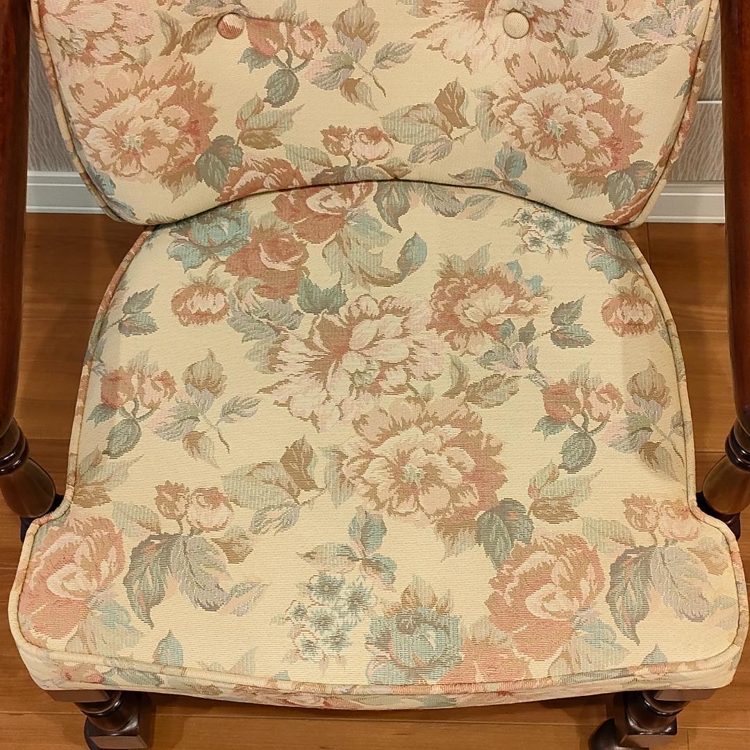 カリモク　コロニアル　アームチェア　クッション　キャスター付き①