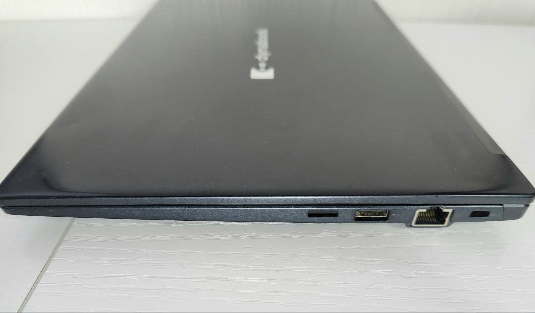 dynabook G83 第11世代Corei7 16GB 512GB IGZO