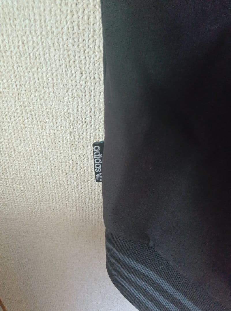 adidas フルジップ フード付きジャケット 黒 スノボードウェア