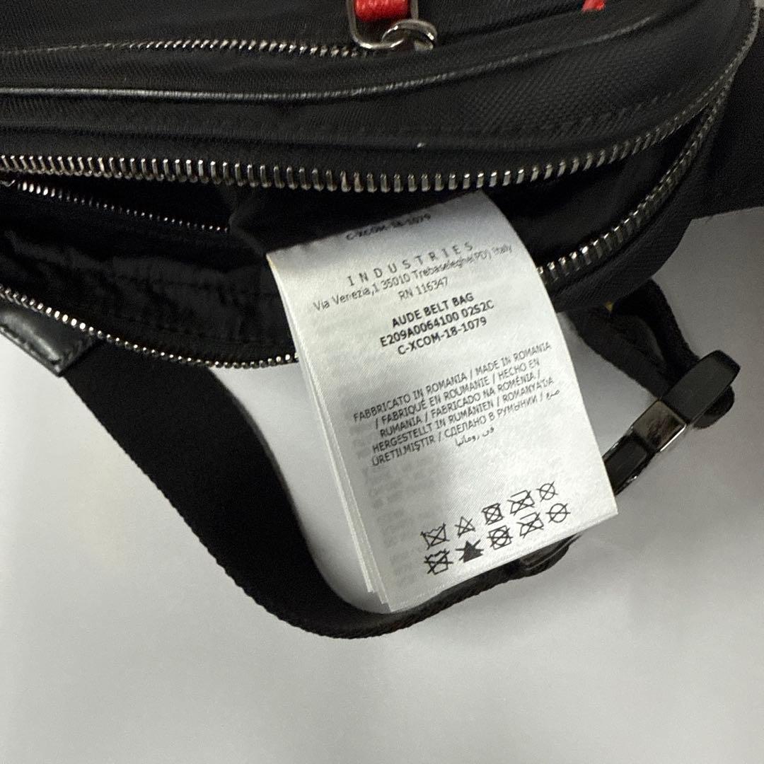 良品　MONCLER ボディバッグ ブラック