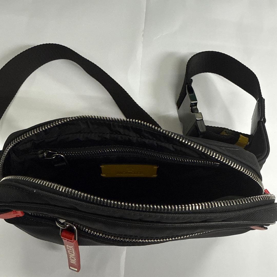 良品　MONCLER ボディバッグ ブラック