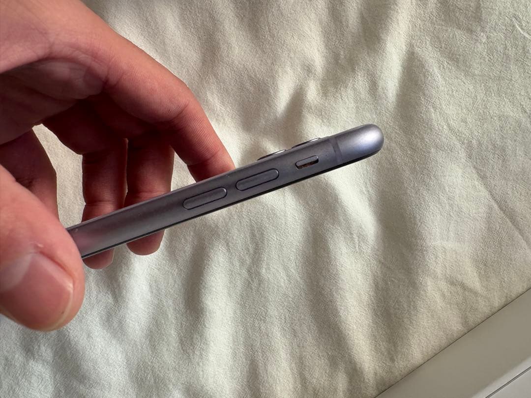 【美品】Apple iPhone11 パープル128GB SIMフリー初期化済み