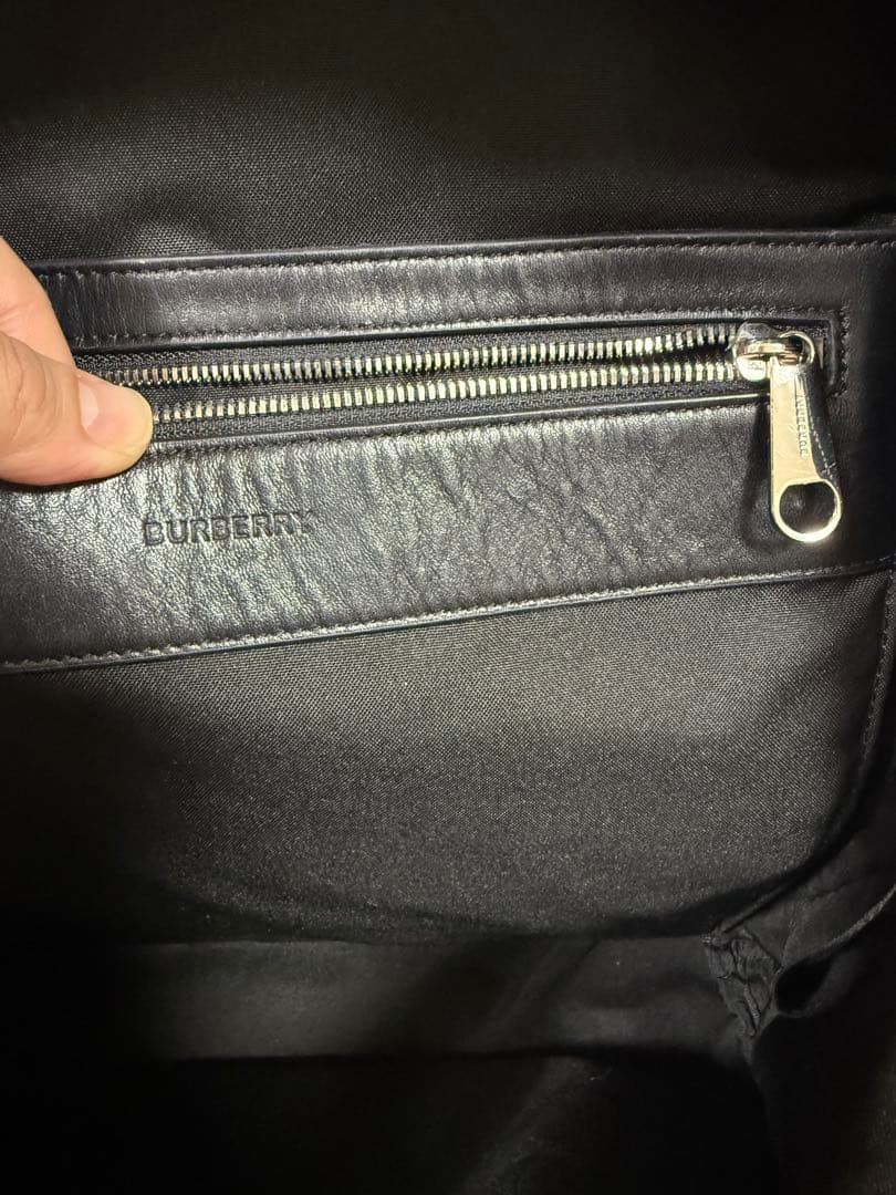 BURBERRY ブラック バックパック