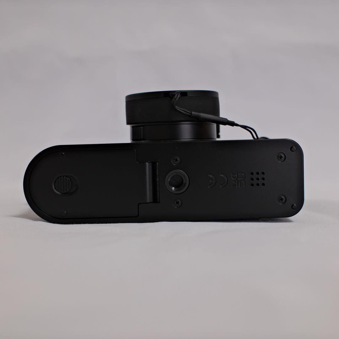 FUJIFILM 富士フィルム　X half （X-HF1）