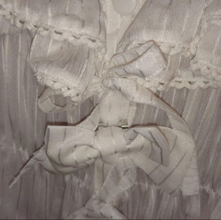 2月末までの出品★最終価格★付属品あり★メタモルフォーゼ　シャーリングブラウス