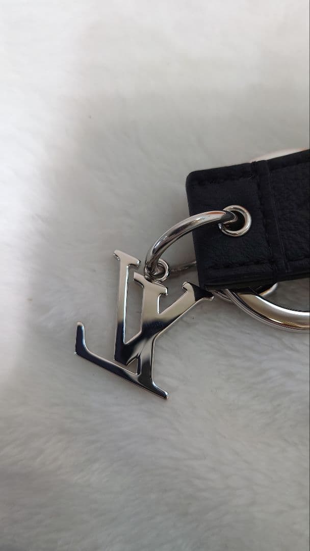 ★未使用　LOUISVUITTON　モノグラムシャドウ　キーホルダー　ドラゴンヌ