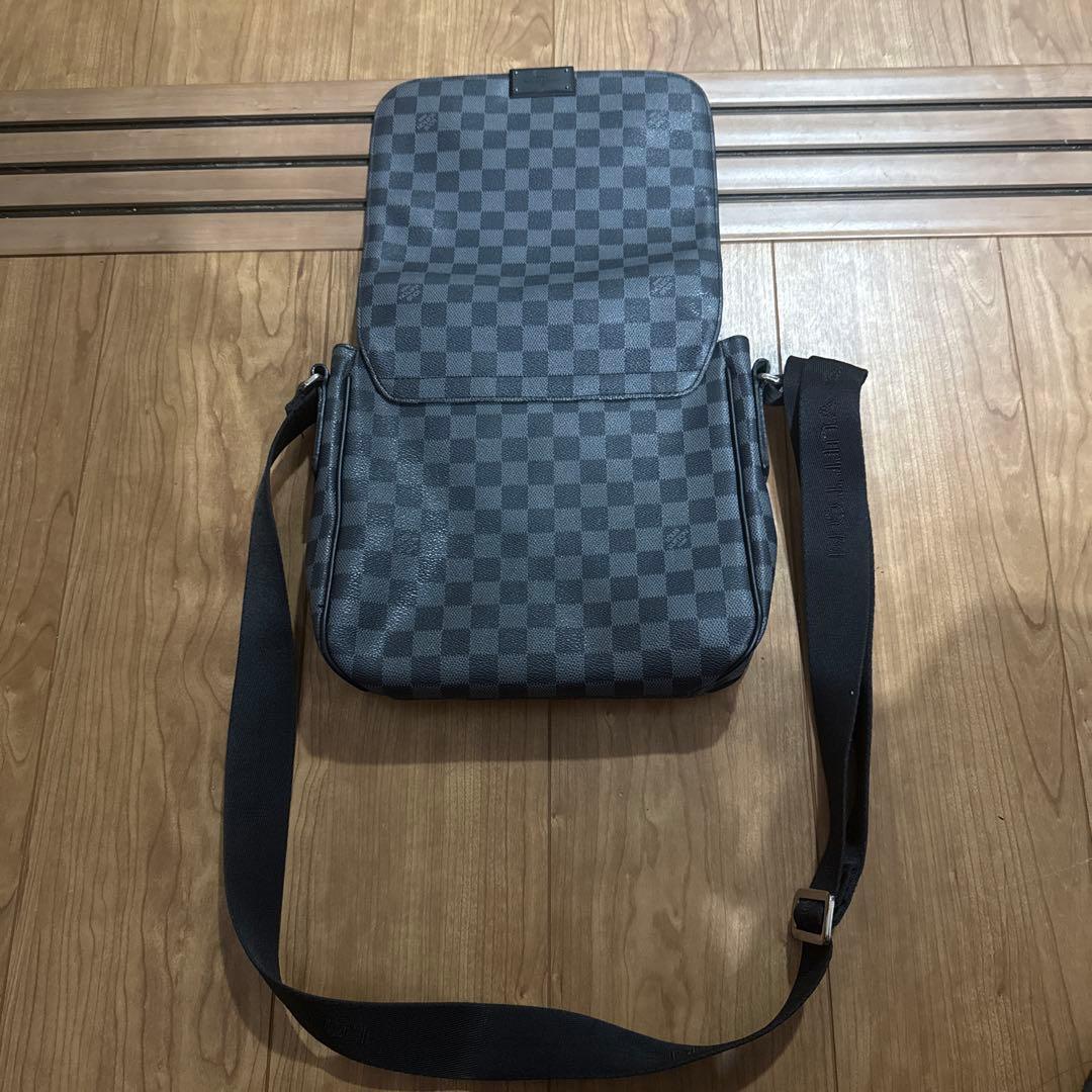 Louis Vuitton ダミエ・グラフィット ショルダーバッグ
