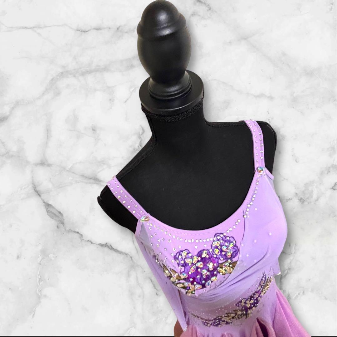 新品未使用品【タグ付き】社交　ダンスドレス キラキラ　スカート部分3枚仕立て