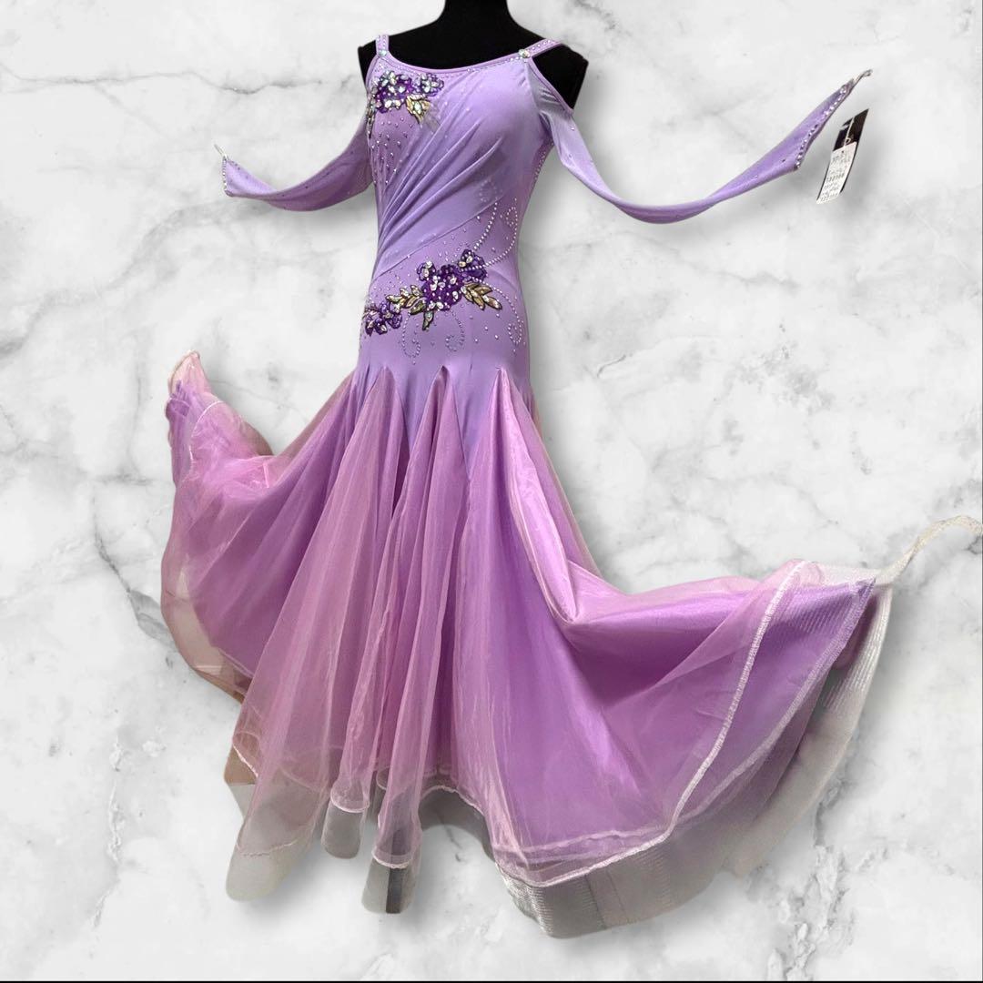 新品未使用品【タグ付き】社交　ダンスドレス キラキラ　スカート部分3枚仕立て