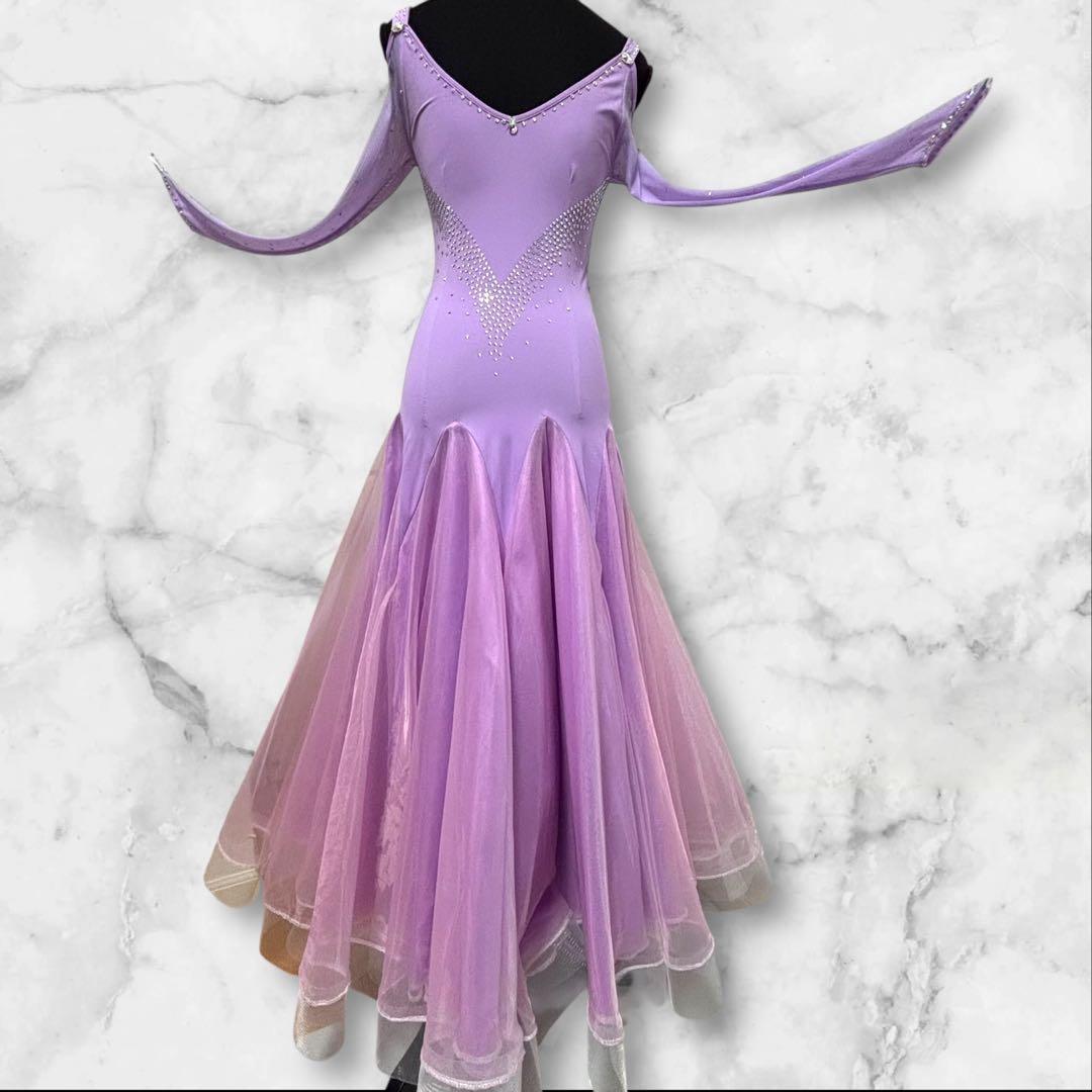 新品未使用品【タグ付き】社交　ダンスドレス キラキラ　スカート部分3枚仕立て