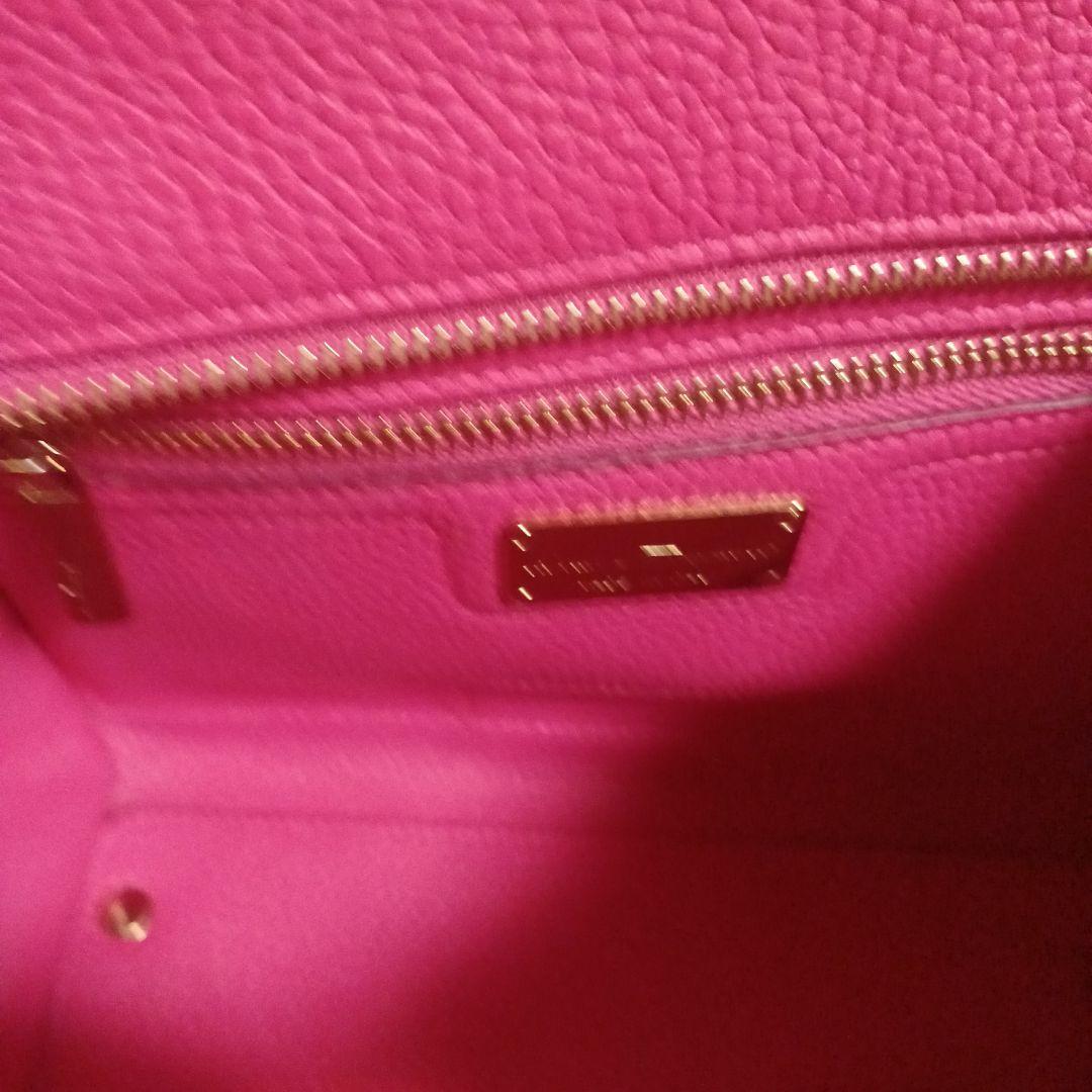 フェラガモ　可愛いピンクバック中古品です。