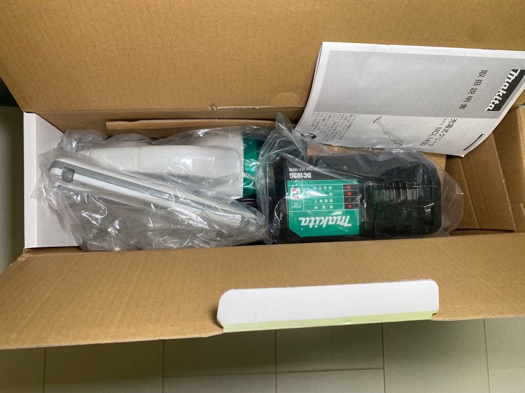 Makita コードレスクリーナー MCL143DS