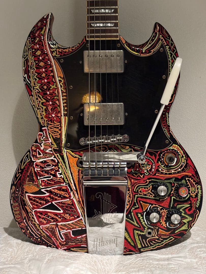 エピフォン　サイケデリックSG マエストロヴァイブローラ
