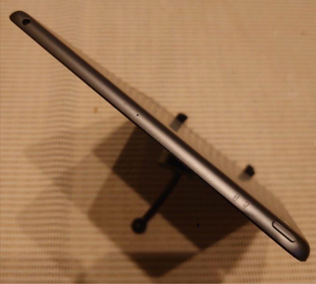 完動品iPad第8世代(A2270)本体32GBグレイ送料込FFLGW
