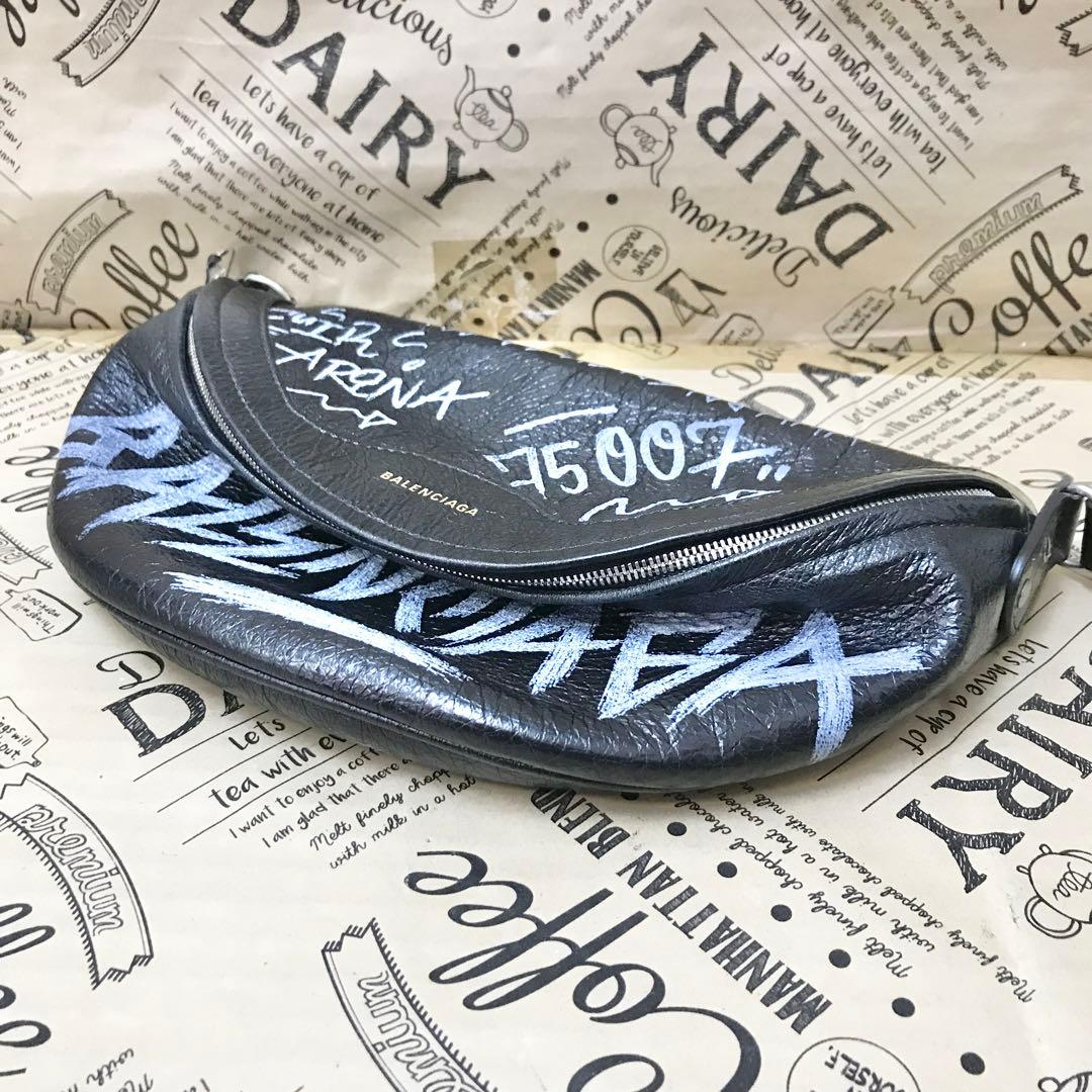 バレンシアガ スーベニア グラフィティ バッグ ウエストポーチ S3098