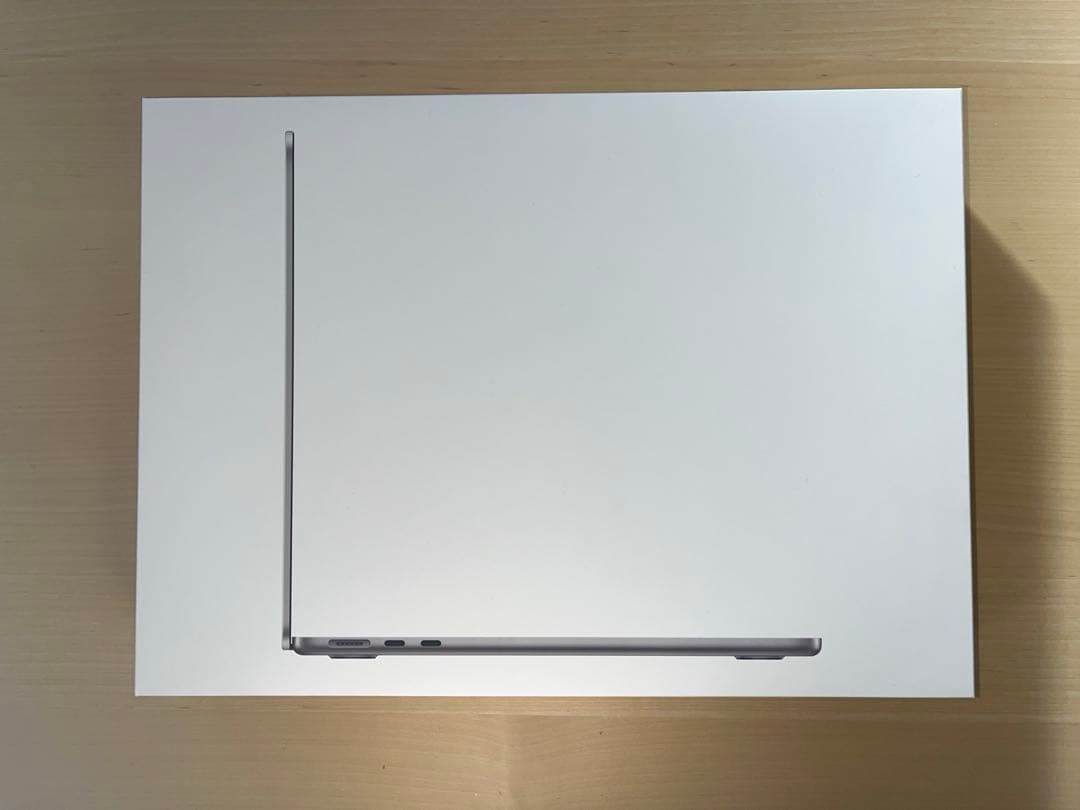 【極美品】MacBook Air M3 13インチ 16G 256G 充電11回